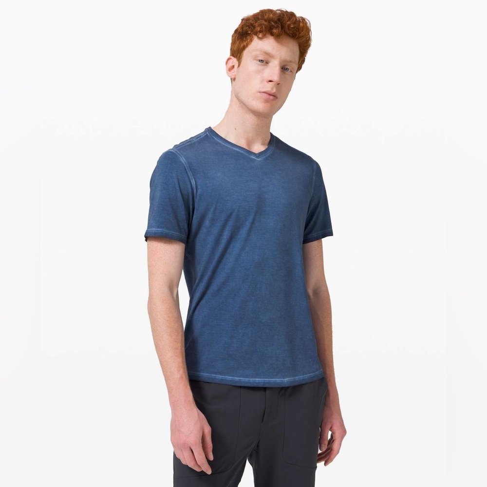 Lululemon 5 Year Basic V Neck T-Shirt Size Medium‎ Aqua/Blue Stripe